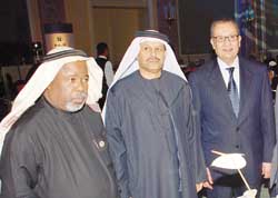 Un « mot » a réuni Ahmed Ali Al-Zaabi, ambassadeur des Emirats au Caire, Gomaa Al-Qabissi et Ibrahim Al-Moallem.