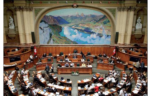 La nouvelle loi votée par le parlement suisse en décembre 2015 devrait entrer en vigueur en été.