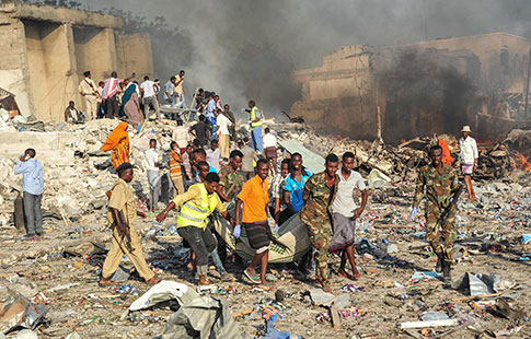 Double menace terroriste en Somalie