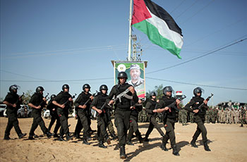 Des forces de sécurité palestiniennes se déployant à la frontière avec l
