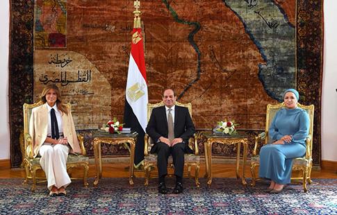 Melania Trump achève sa tournée africaine en Egypte