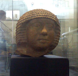 Les perruques, un accessoire essentiel à l’époque des pharaons.