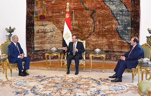 Discussions sur la crise libyenne au Caire