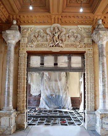 Palais du baron Empain, controverse autour de sa restauration