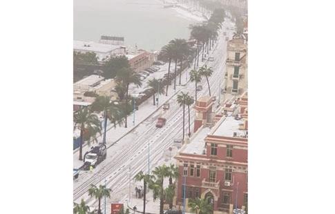 Alexandrie, la perle de la Méditerranée, s’est réveillée lundi 20 décembre sous la neige.