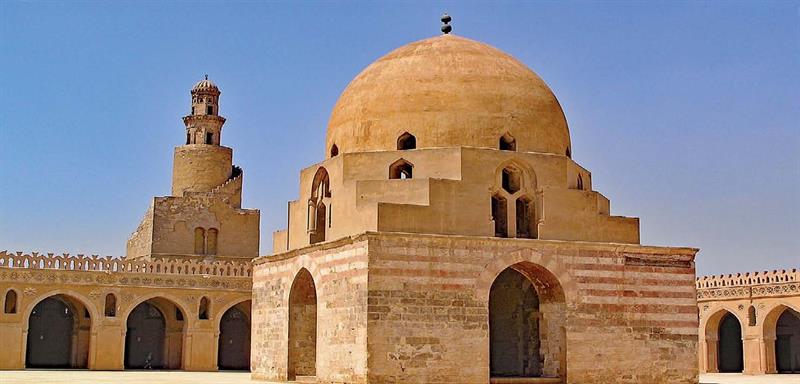 La mosqu e Ibn Touloun, un joyau de l architecture islamique.