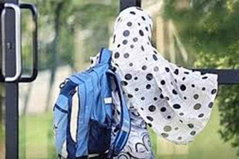 Halte au niqab dans les écoles
