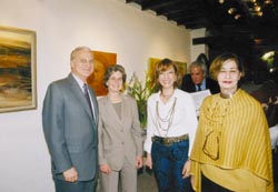 La peintre accueille l’ambassadeur des Etats-Unis et son épouse et l’artiste Hedayate Al-Mallawani.