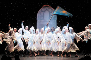 Le Kazakhstan, une trpidante danse des steppes.